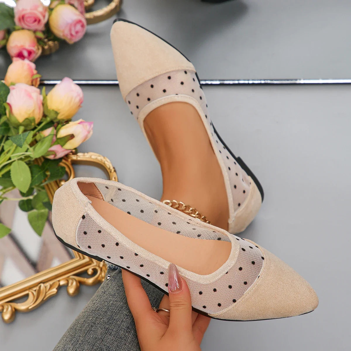 Women Flats New Mesh Breathable Shoes for Women Soft Sole Non-slip Flat Shoes Sexy Casual Loafers Luxury Designer Sneakers Women