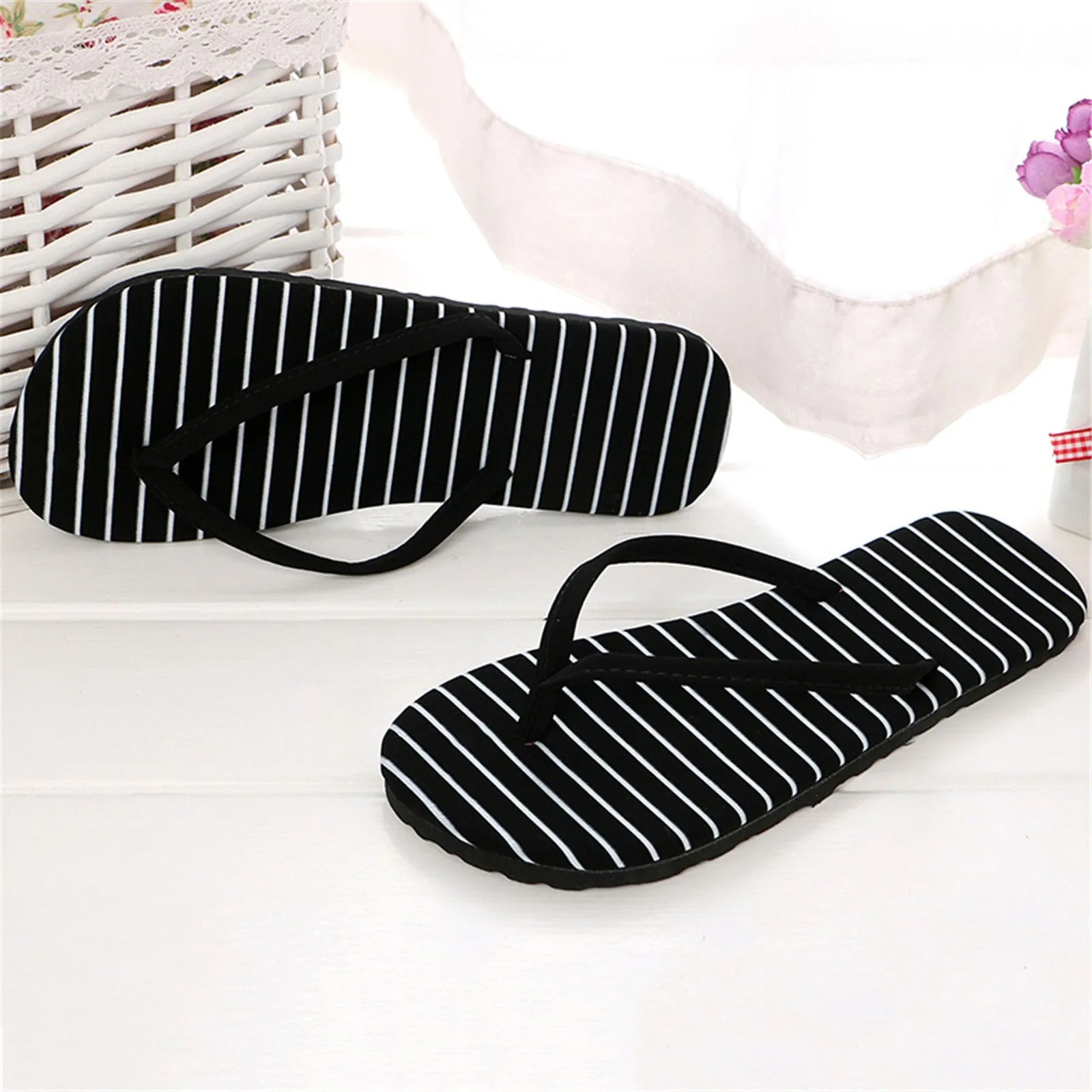 Women’S Shoes  Flat Flip Flops Non-Slip Fashion Casual Breathable Outdoor Beach Shoes Zapatos Mujer 2024 Tendencia